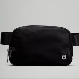 Brand NEW Lululemon Everywhere Belt Bag Black